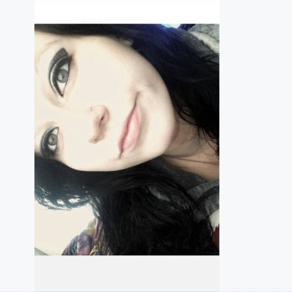Meet your Posher, Corina